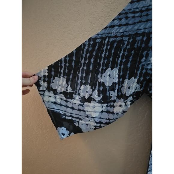 Roaman's Blue Floral Print Keyhole 3/4 Sleeve Tunic Top Womans Plus Size 12W - Picture 3 of 6